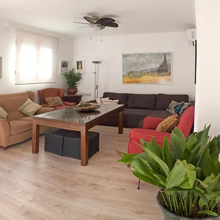 La Casa De Pintores, Junto Al Centro De