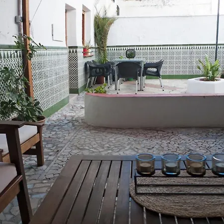 La Casa De Pintores, Junto Al Centro De